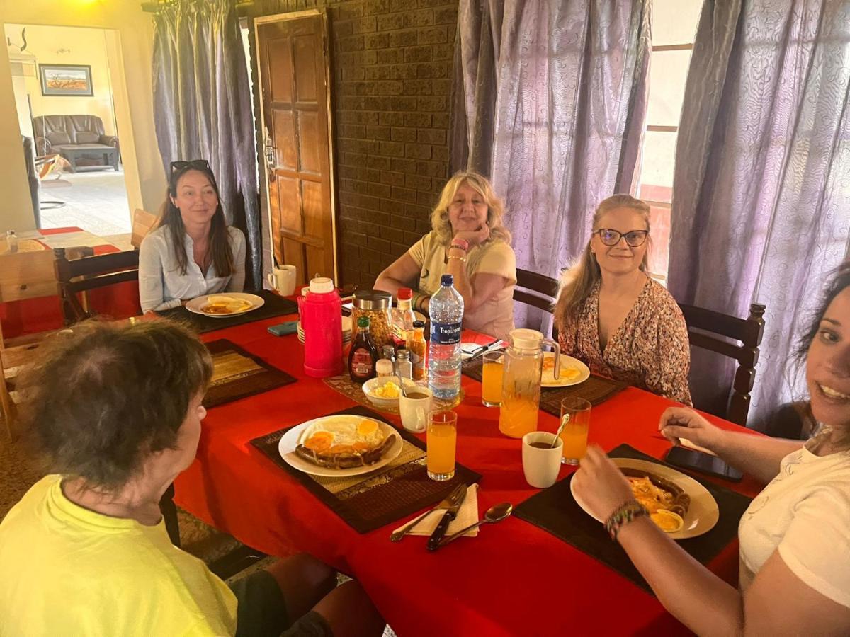 Bambi Lodge Grootfontein Buitenkant foto