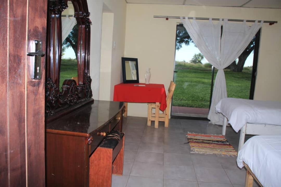 Bambi Lodge Grootfontein Buitenkant foto